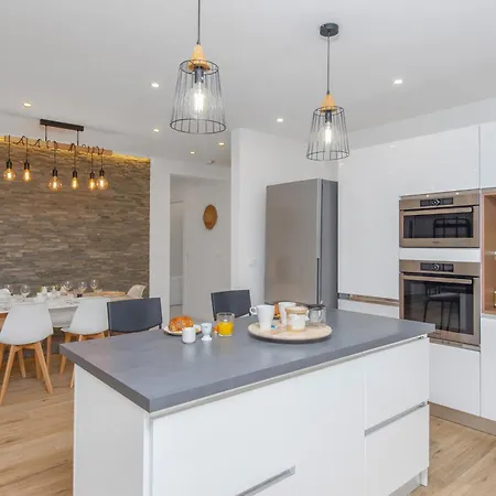 Apartment Somptueux - Piscine Privee - Parking